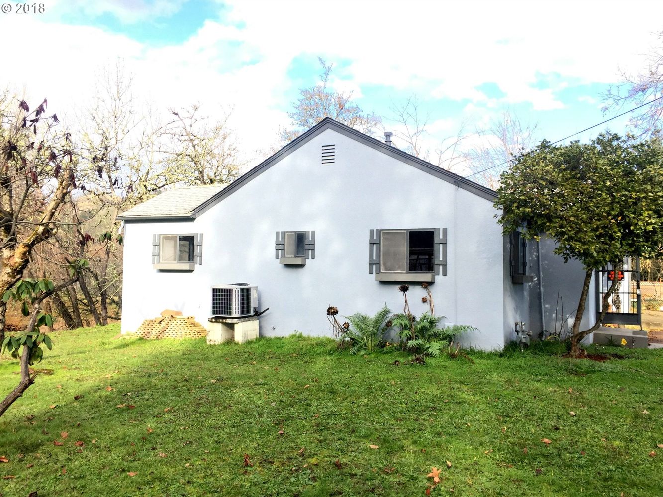 310 SE Pine St, Roseburg, OR 97470